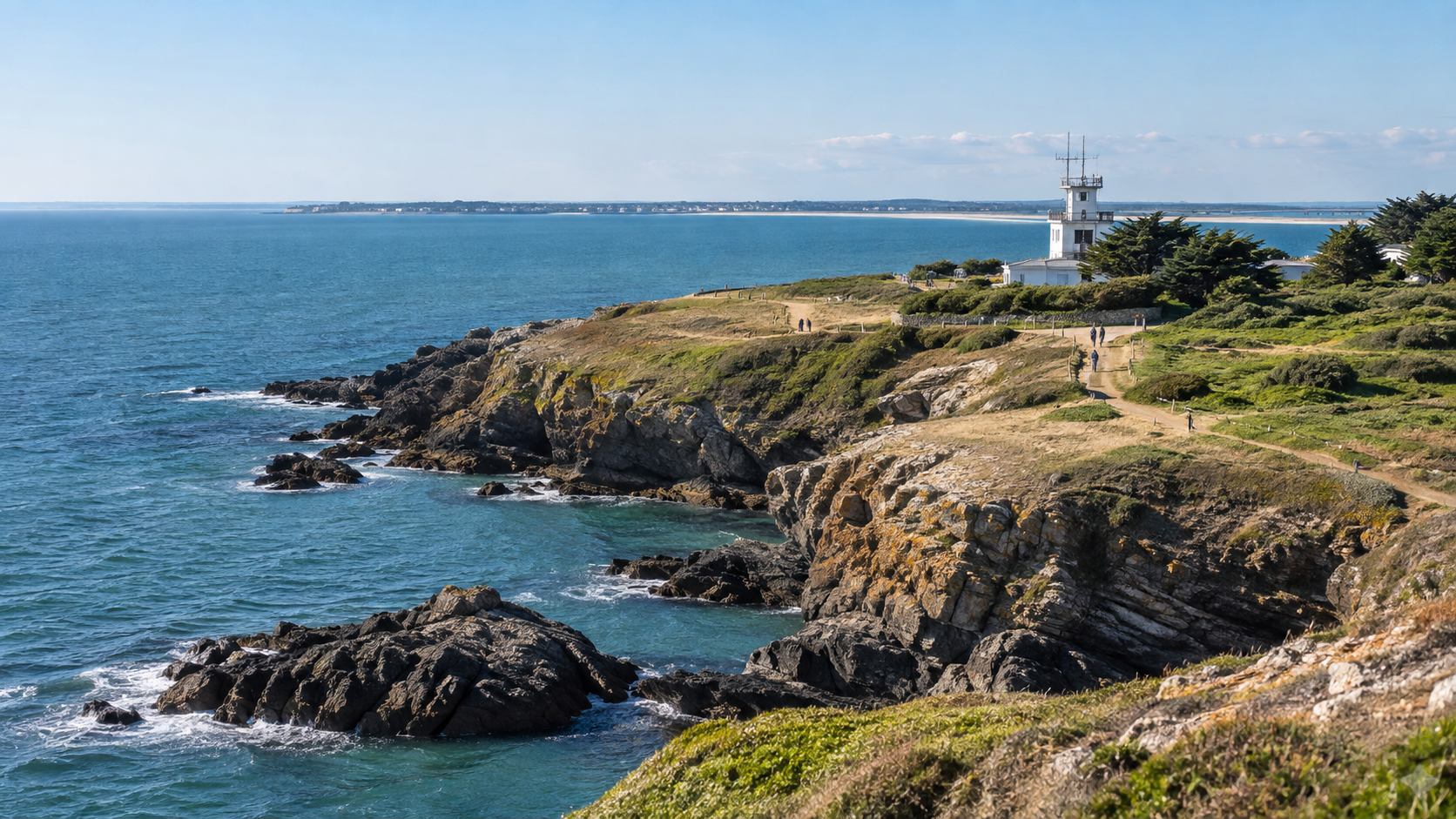Pointe Saint-Gildas et son sémaphore, face à la baie de Bourgneuf